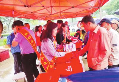 忻州經(jīng)濟(jì)開發(fā)區(qū)舉辦“安全生產(chǎn)宣傳咨詢?nèi)铡被顒?dòng)，筑牢高質(zhì)量發(fā)展安全基石